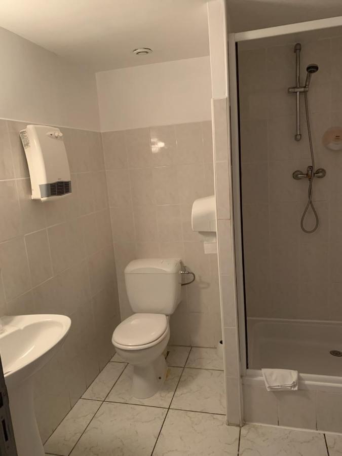 Hotel Le P'Tit Monde Монтиньяк Экстерьер фото